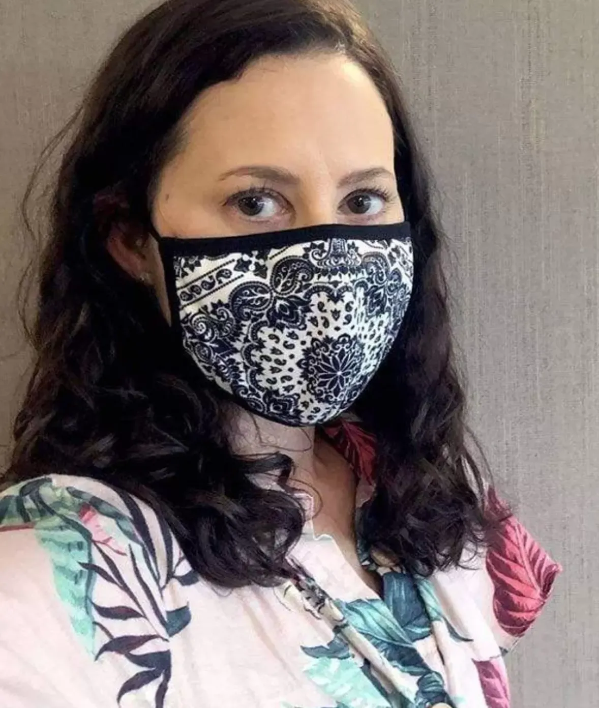 Nayked Apparel Accessories>Women'S Ridiculously Soft Bandana Print 2-Layer Face Mask With Adjustable Ear Loops White
