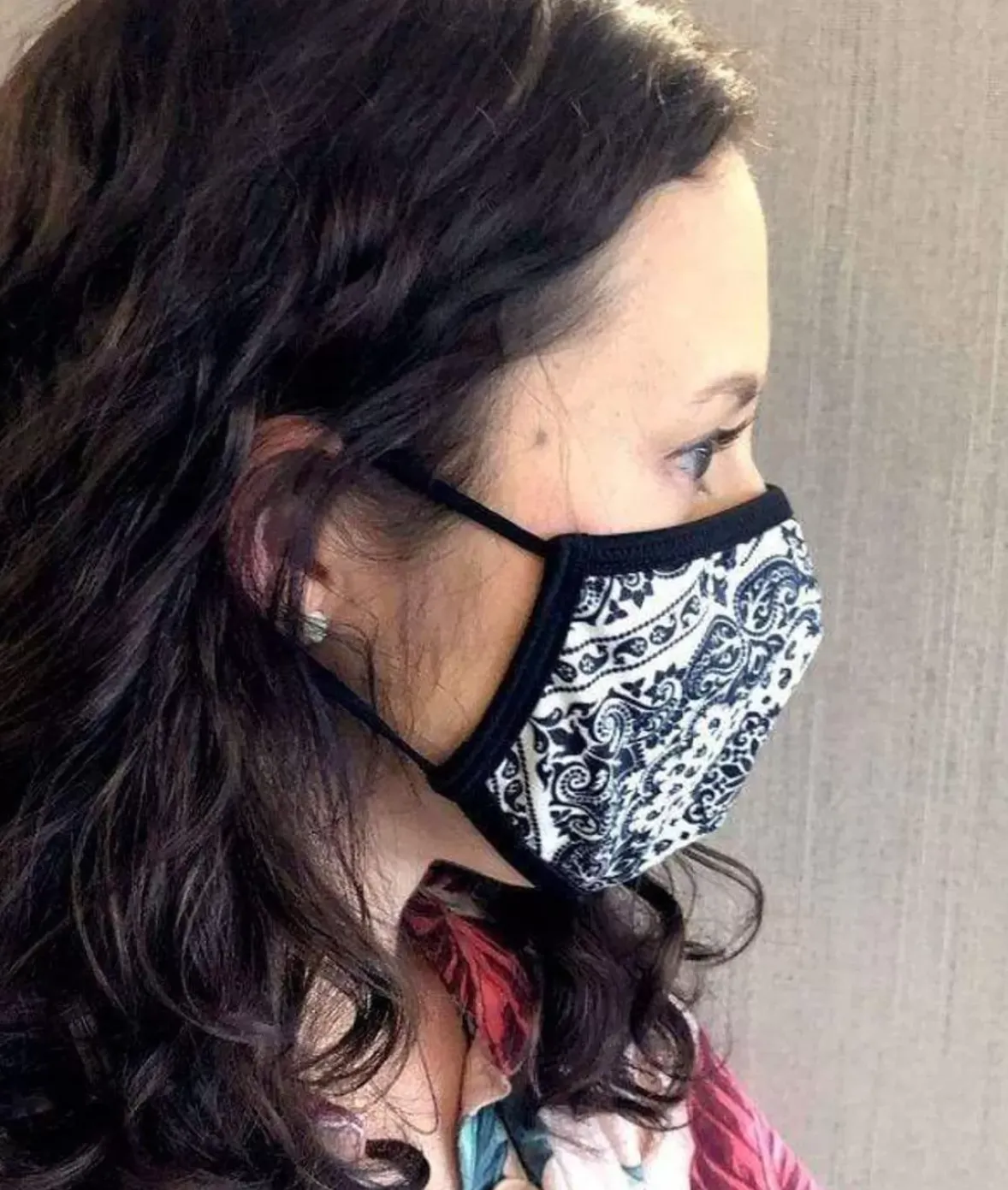 Nayked Apparel Accessories>Women'S Ridiculously Soft Bandana Print 2-Layer Face Mask With Adjustable Ear Loops White